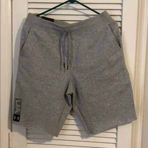 Under Armour Cotton Athletic Shorts size L